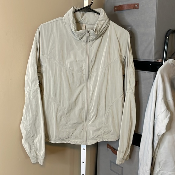Lululemon Lightweight Hooded Jacket Sz 10 Riverstone 1043 - Picture 1 of 8